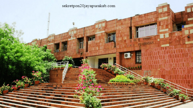 Universitas di India